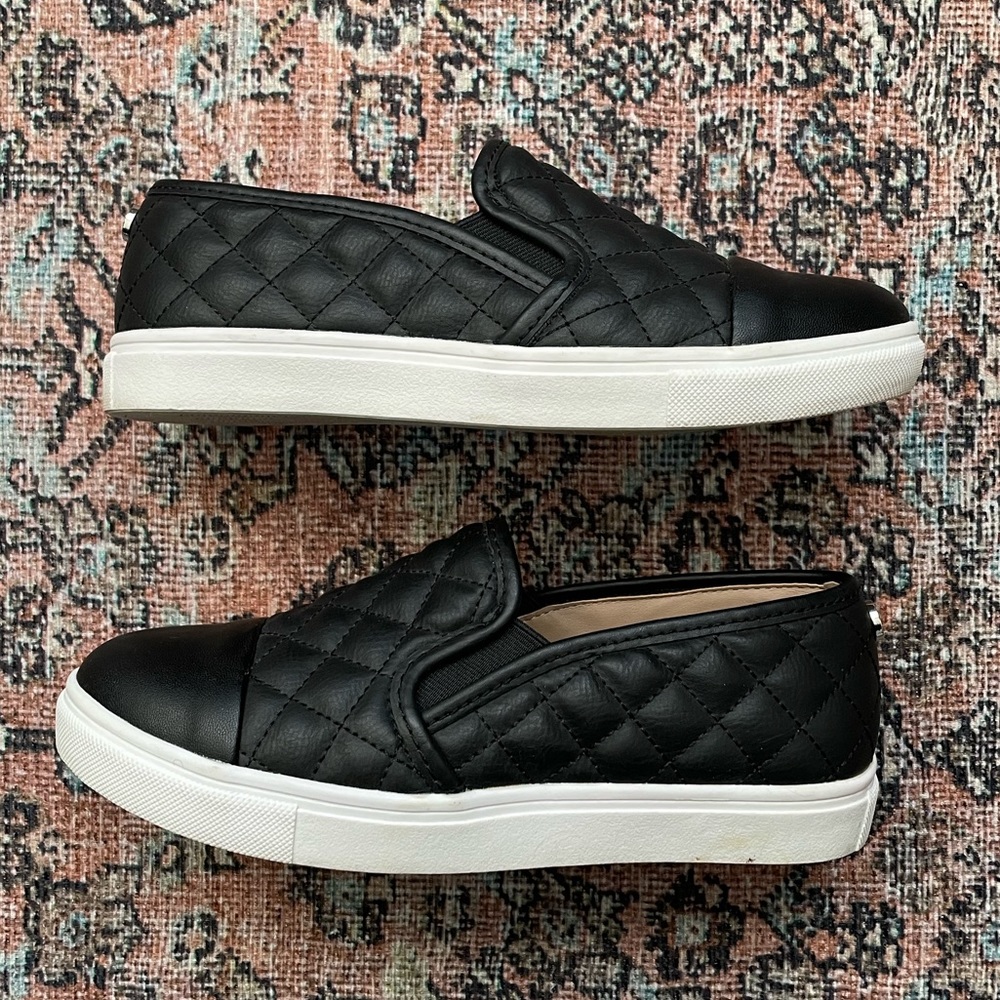 Steve Madden Zaander Slip On Black Sneaker, Size 5.5